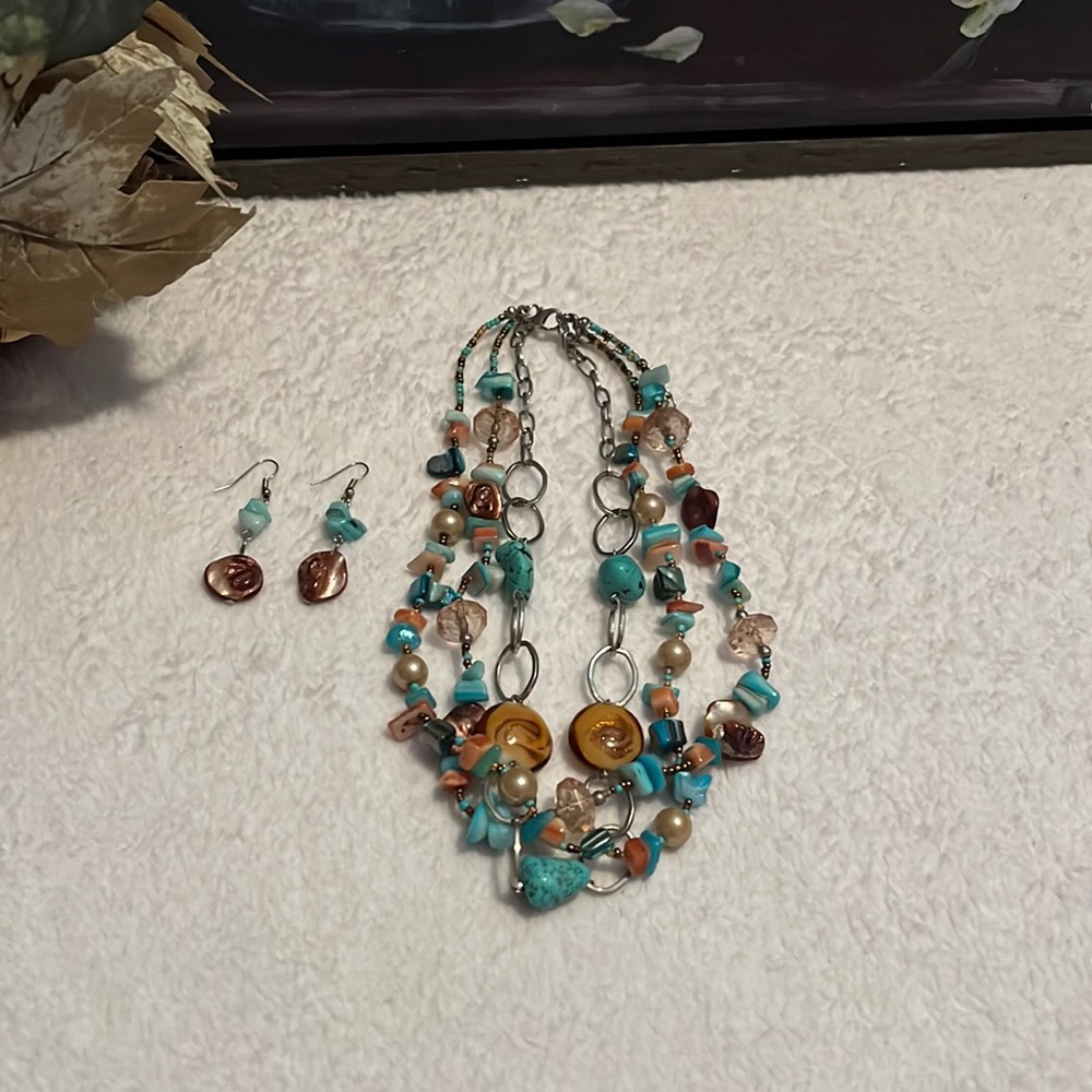 Beautiful Necklace and Earring Set